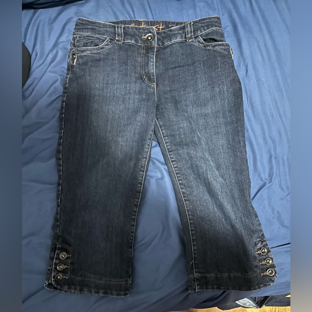 Blue Ankle Cropped Jeans with Distressed Details (Capri pants)